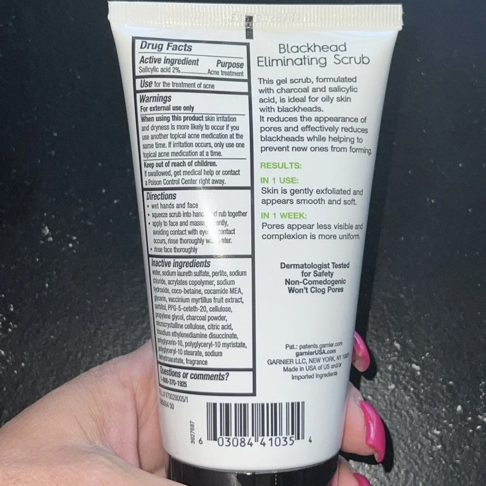 Lot Of 2 Garnier SkinActive Blackhead Eliminating Scrub With Charcoal 5oz Each